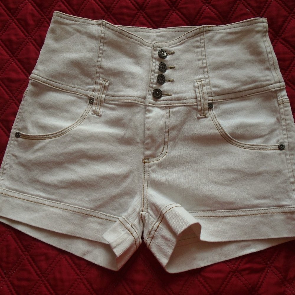 VANILLA STAR JEAN SHORTS OFF-WHITE SIZE 9
